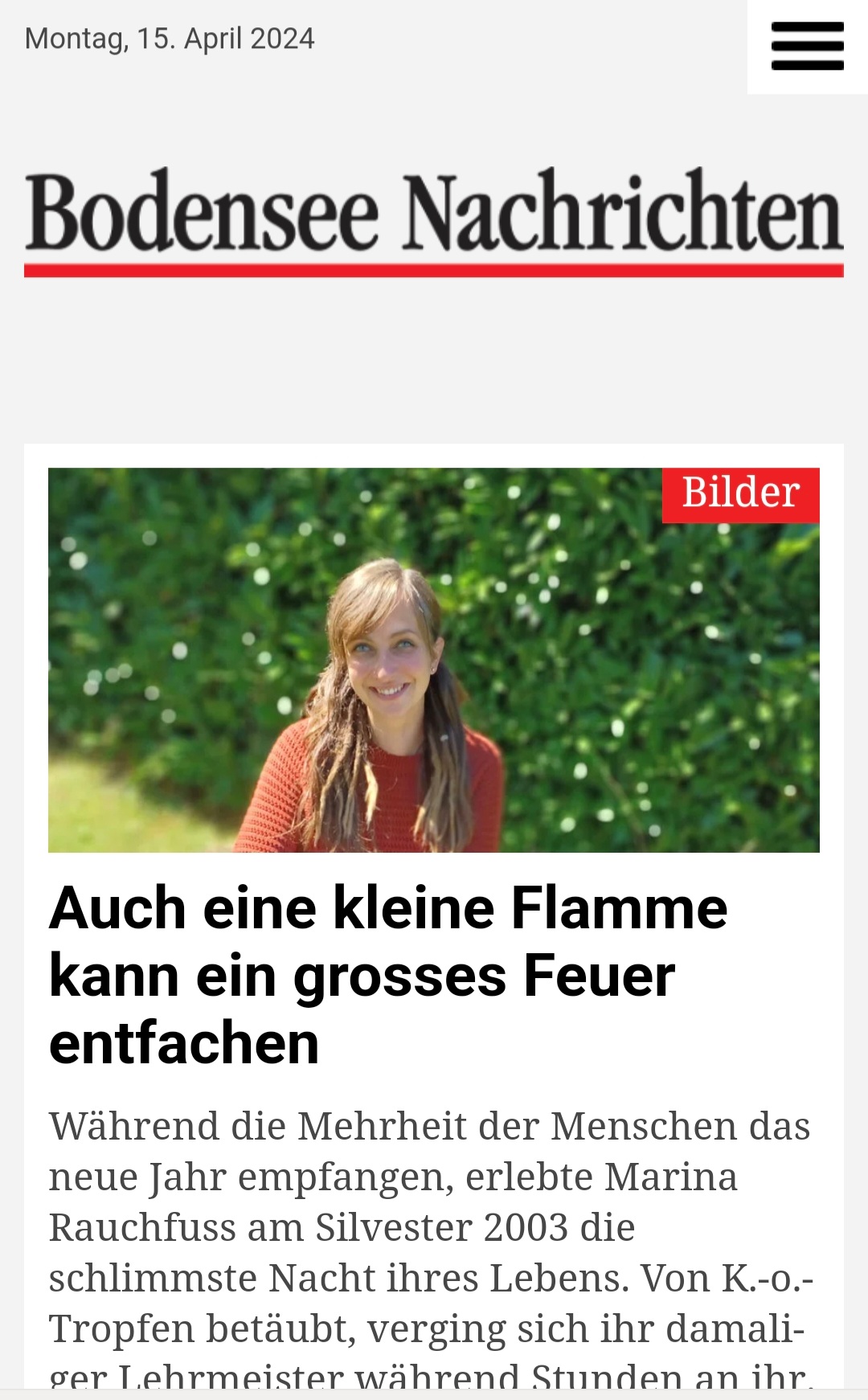 Auf einem Tisch ist das Kursbuch und die sieben verschiedenen Heilsteine